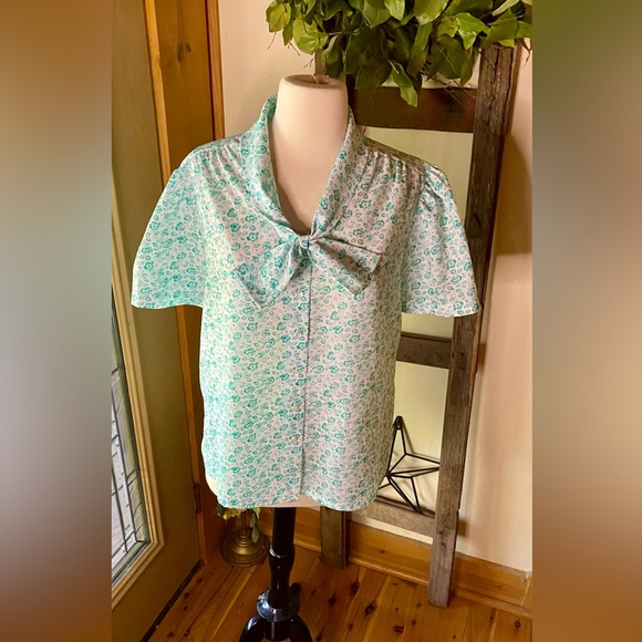 Judy Bond Tops - 💥Judy Bond Neck Tie Blouse💥 VINTAGE